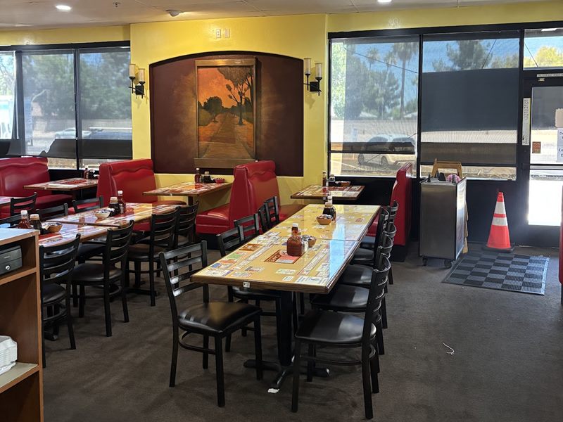 Bobbie's Cafe interior