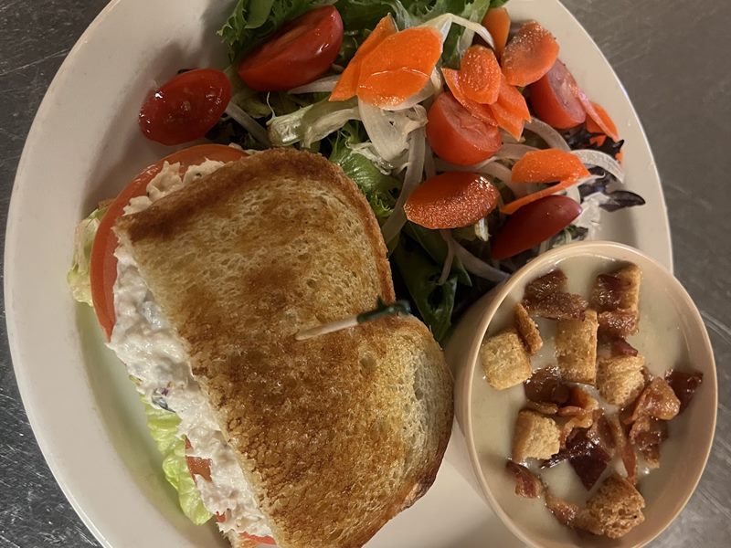 Bobbie's Cafe food